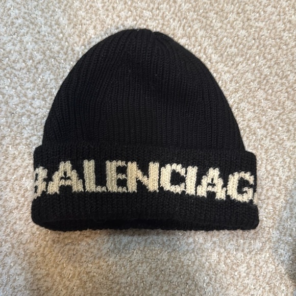 Balenciaga beanie knit hat - Picture 1 of 4